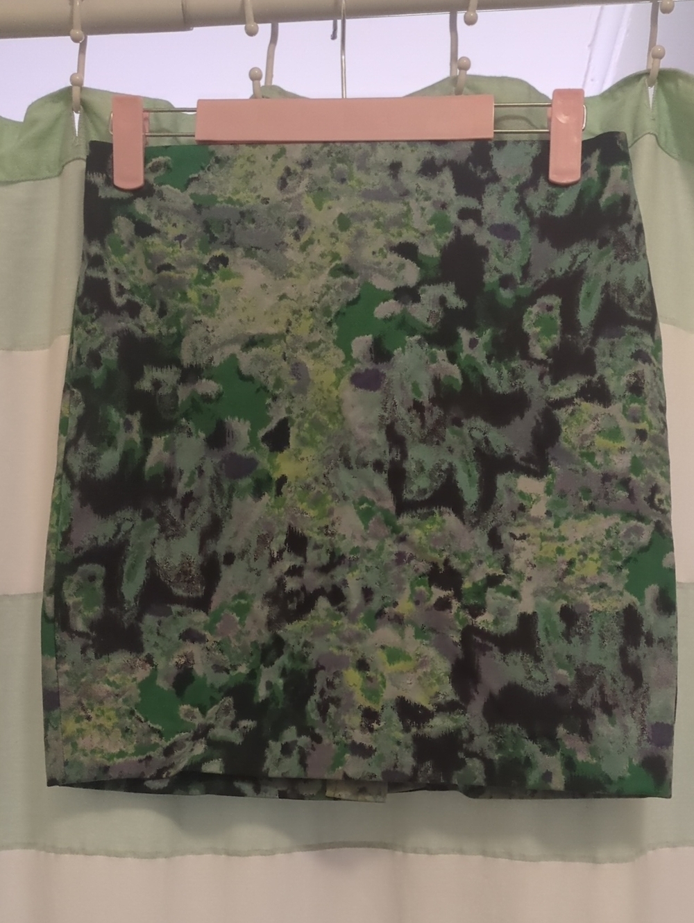 Dalia Collection Green and Black Abstract Mini Skirt
